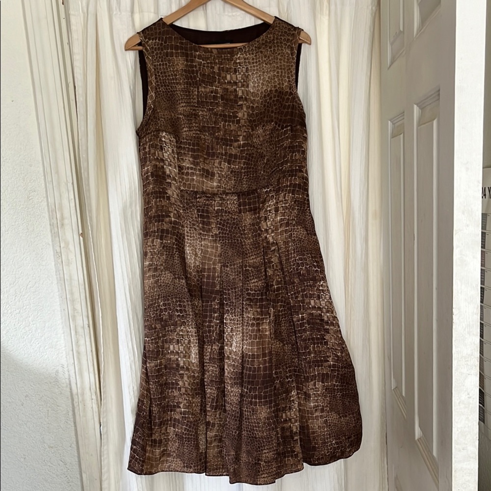 Soft and light Sleeveless Dress